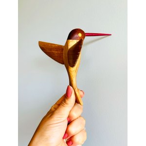 Beija-flor em Madeira para Parede. Escultura Artesanal. Decoração de Interiores