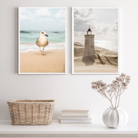Kit 2 Quadros Praia Branco e Bege- Gaivota Farol 33x24cm:madeira Branca