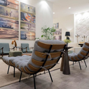 Ver imagem 4 de Poltrona Costela Linho Cinza Sala Quarto com Puff Luxo Madeira
