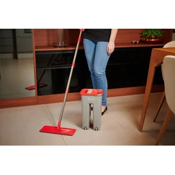 MOP Multiuso WAP Duplo Compacto com Sistema Dreno, Lava e Seca com Pano de Microfibra Cinza/Vermelho - 12