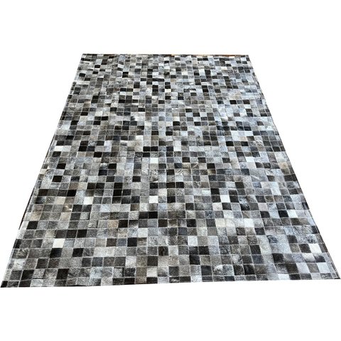 Tapete de couro cinza chumbo 1,50x2,00 sem borda peça 5x5cm