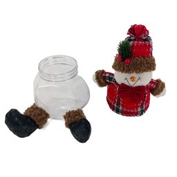 Jogo Potes de Natal Porta Doces e Biscoitos Boneco de Neve e Urso Pelúcia Xadrez 20cm 2 unidades - M - 3 Jogo Potes de Natal Porta Doces e Biscoitos Boneco de Neve e Urso Pelúcia Xadrez 20cm 2 unidades - M - 3