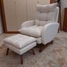 Poltrona Clarice Pé Aranha Balanço com Puff Linho Premium Off White - 1