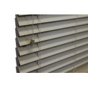 Ver imagem 3 de Persiana Horizontal Pvc 50mm Bege 80 (L) X 160 (A) cm C/ Bandô 0,80 x 1,60 m Tipo Madeira Luxo
