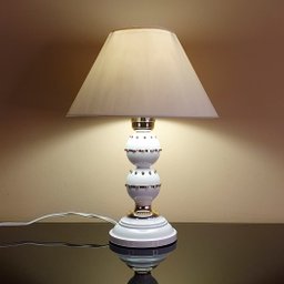 Abajur Moderno Luminária Quarto Sala Perry Branco e Dourado - 6