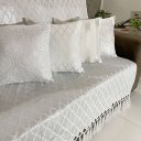 Ver imagem 2 de Kit Manta Geométrica e 4 Capas de Almofada Luxo ranco e Prata 45cmx45cm Sua Casa Decor Kit Manta Geo