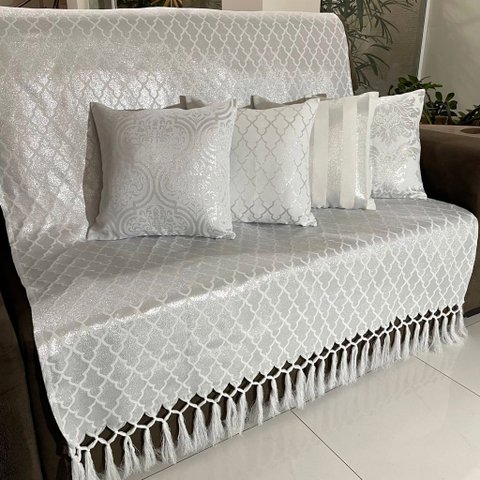 Kit Manta Geométrica e 4 Capas de Almofada Luxo ranco e Prata 45cmx45cm Sua Casa Decor Kit Manta Geo