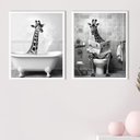 Ver imagem 2 de Kit 2 Quadros Divertidos para Banheiro - Girafas 24x18cm:madeira Branca
