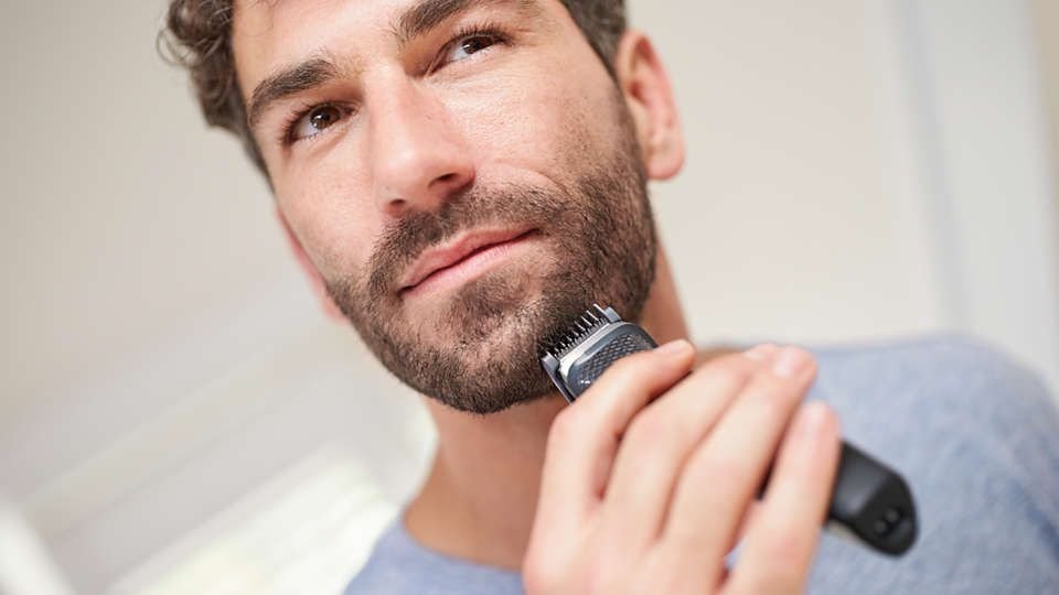 Ver imagem 7 de Aparador de Pelos Multifuncional Philips Mg3713 6 em 1:prata/preto/bivolt