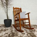 Ver imagem 2 de Cadeira de Balanço de Madeira - Verniz