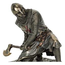 Cavaleiro Medieval Templario com Machado 77520 Veronese Design Bronzeada - 1