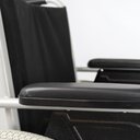 Ver imagem 3 de Cadeira de Rodas Dobrável em Aço Encosto 44 Cm Suporta até 100 Kg Pneu Maciço D100 Dellamed