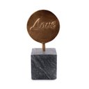 Ver imagem 1 de Escultura Love Dourada com Base de Mármore 10,5x22x10,5 Cm