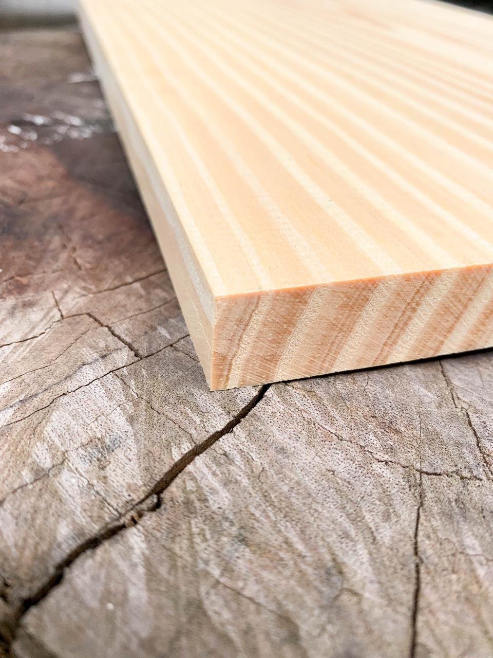 Tábua Madeira Natural Pinus Aparelhada 20 mm x 40 cm x 29 cm