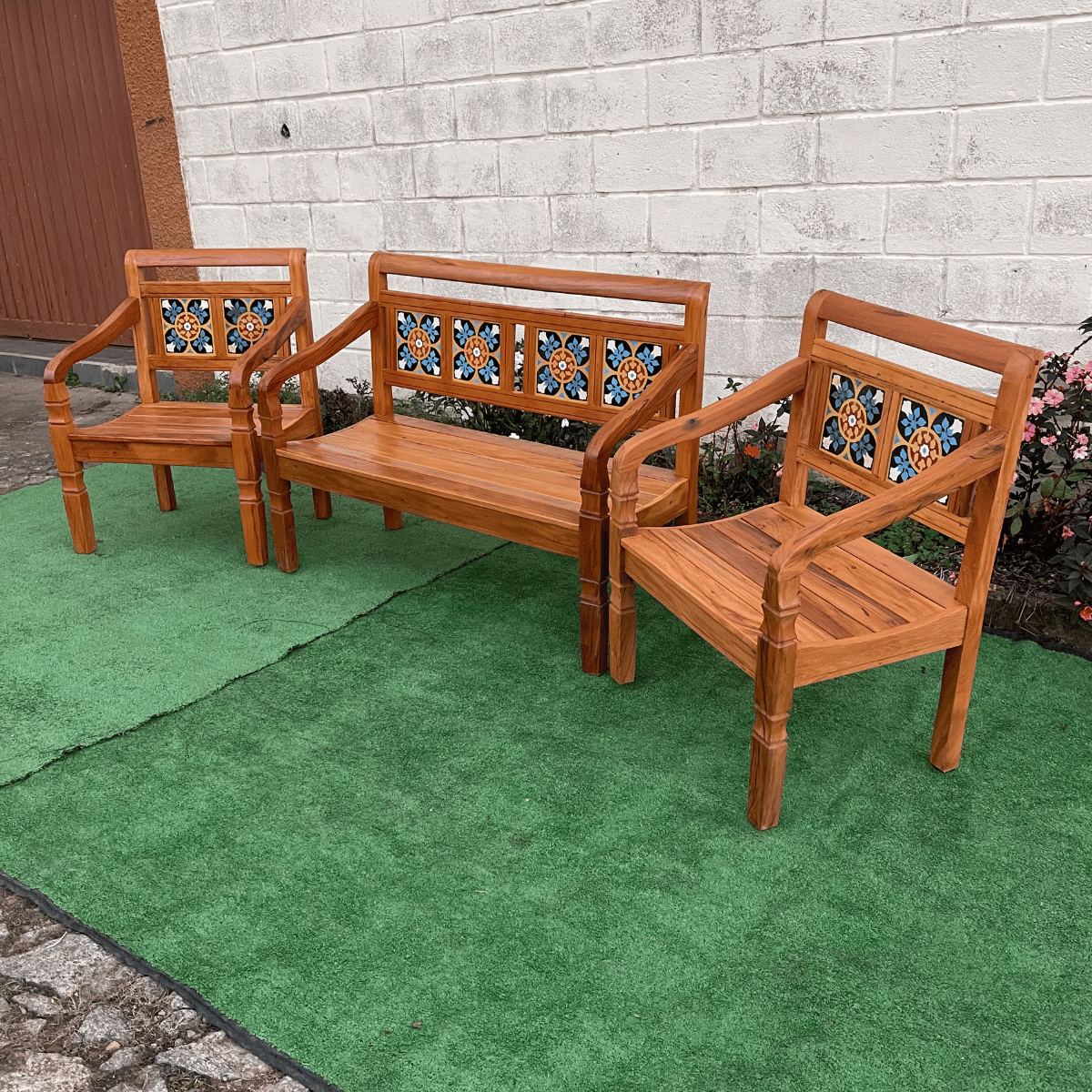 Ver mais imagens de Jogo Banco Ladrilho Azul 4 Lugares Peroba Rosa Sudeste Rústico