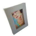 Ver imagem 4 de Porta Retrato Plástico Prata 21cm x 16cm