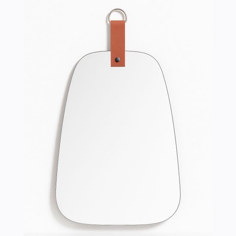 Espelho Decorativo Oval Orgânico 39x29cm com Alça de Couro Sintético para Pendurar