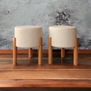 Ver imagem 4 de Kit 2 Puff Thor Redondo Decorativo Pé Madeira Linho Bege