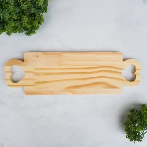 Tabua de Frios Alça Coração Vazado Pinus 46x15x1,5