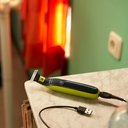 Ver mais imagens de Barbeador Elétrico One Blade Philips | Bivolt