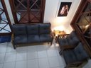 Ver imagem 6 de Conjunto Cancún Sofá 3 Lugares E Poltronas De Madeira Banco Cinza Escuro