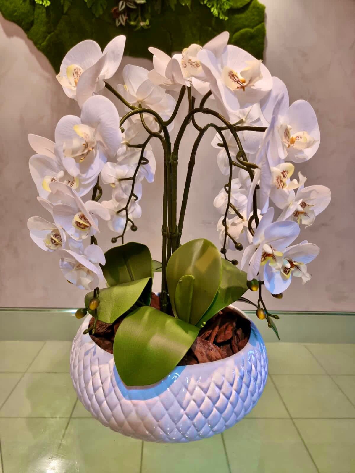 Arranjo Artificial 4 Orquídeas Brancas Vaso de Cerâmica Branco - 2