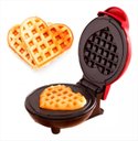 Ver mais imagens de Forma de Waffle Elétrica Mini Formato Coração 550w 110v