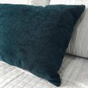 Ver imagem 3 de Kit 2 Capas Almofada Baguete Bouclé 50x30 – Zíper Invisível, Texturizado