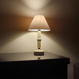 Abajur Clássico Roma Quarto Sala Luminária Decoração – Bege Cúpula Branca - 6