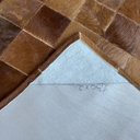 Ver imagem 3 de Tapete de Couro Castanho 1,50x2,00 com Borda Peça 10x10cm Cor: Marrom-escuro Desenho do Tecido: Quad