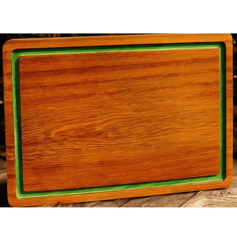 Tábua de Carne Angelim com Detalhe em Resina Epóxi Verde