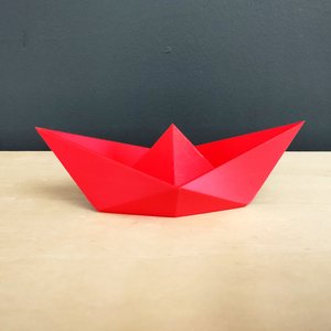 Estatueta Barquinho Origami P - 13,5cm comp. - Toque 3D:Vermelho