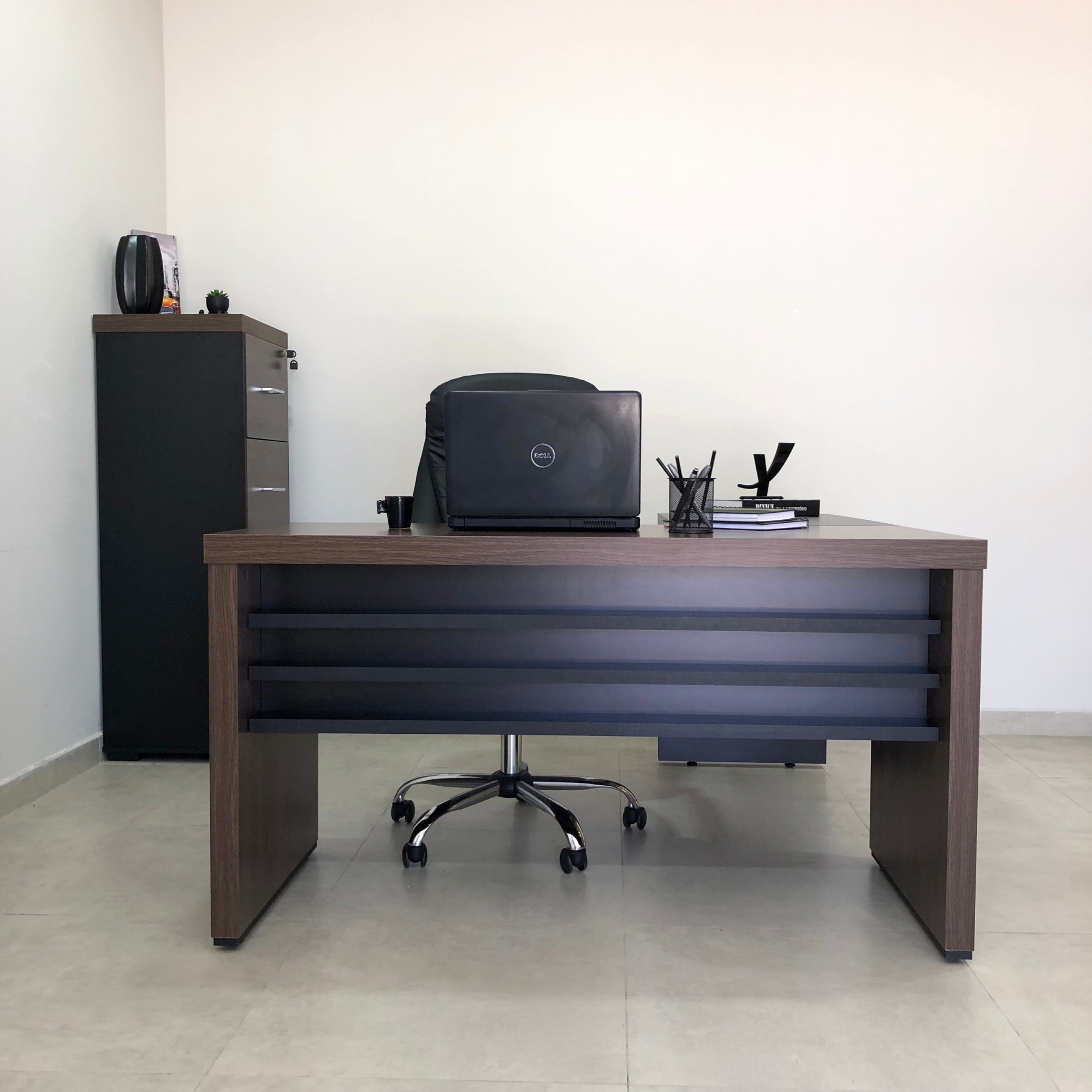 Mesa para Escritório 1,35m Tamburato Robusta e Elegante - 20