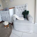 Ver imagem 4 de Poltrona Amamentação Orquídea com Balanço e Pufe em Linho Gsk Poltronas Tc 185 - Linho Cinza -