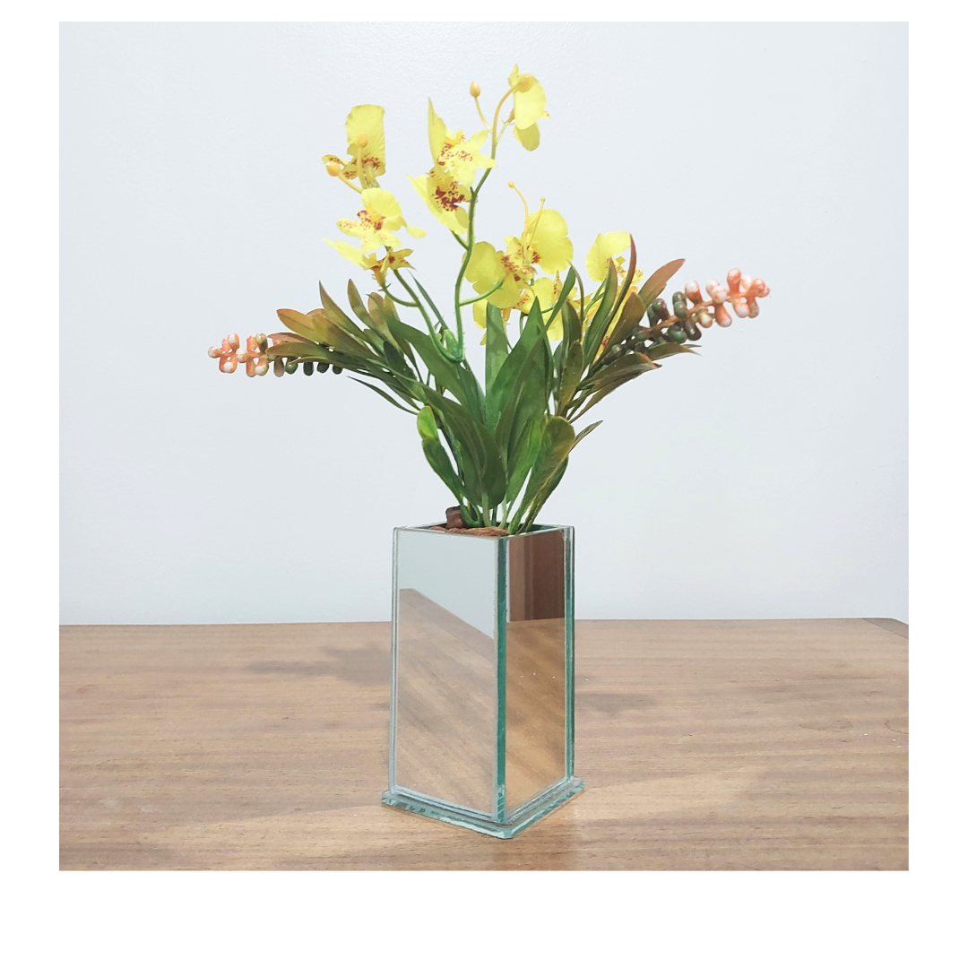 Vaso com Arranjo de Orquídeas artificiais em vaso de vidro - 1