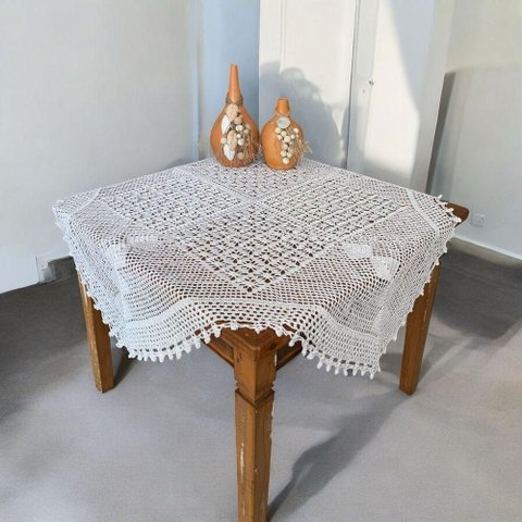 Toalha de Mesa Quadrada Crochê Polipropileno 1,35m Branco Artesanal