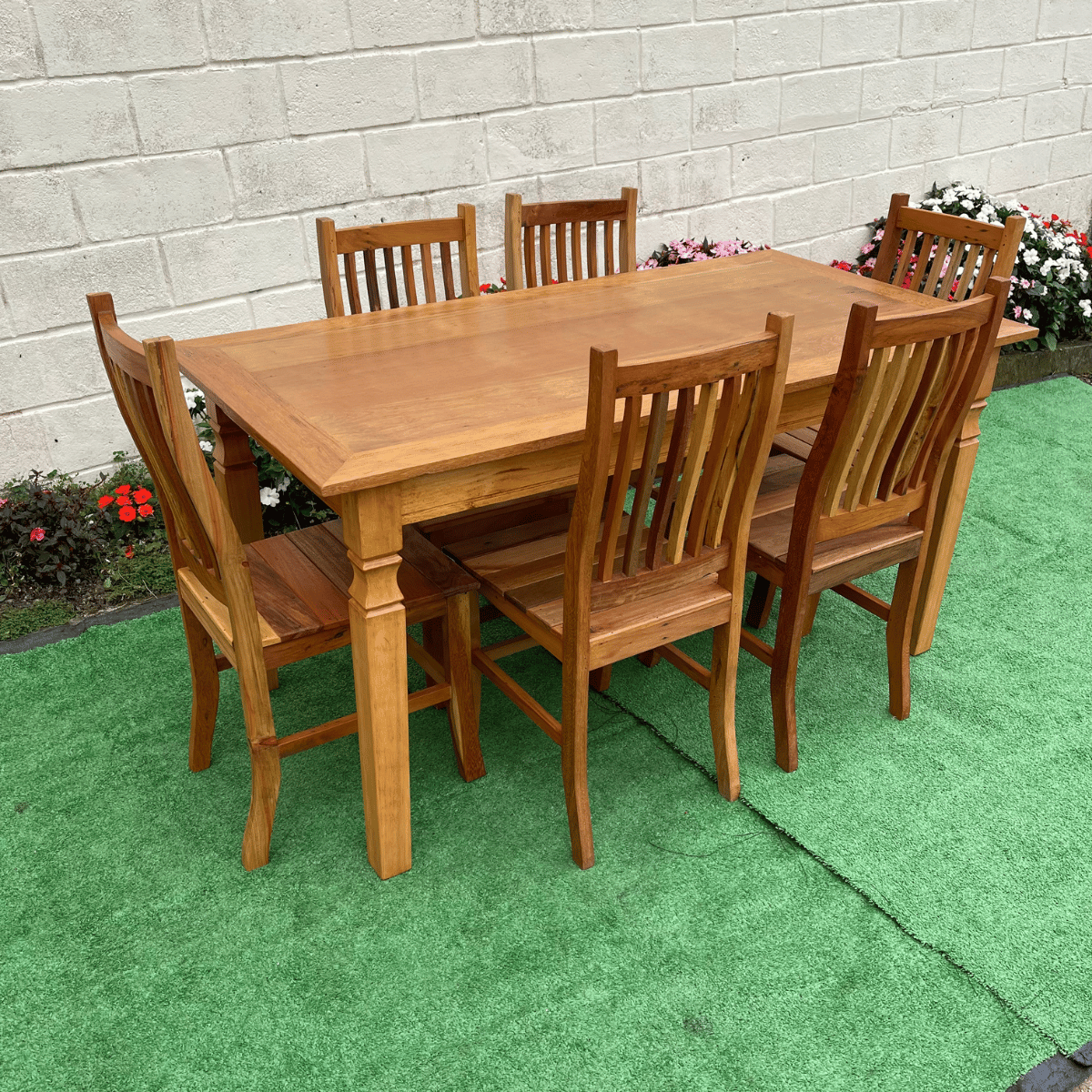 Ver imagem 2 de Mesa de Madeira de Demolição 1,60x 0,80 com 6 Cadeiras Anatômica Sudeste Rustico