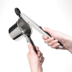Espremedor para Batata em Aço Inox Oxo - 2