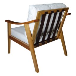 Poltrona Veneza em Verniz Amêndoa Detalhes com Tiras de Corino + Almofada em Linho Branco - 4
