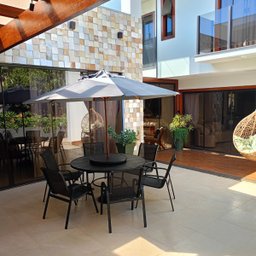 Jogo de Mesa 1,40m + 6 Cadeiras Alumínio e Tela para Área Externa Piscina e Jardim - Preto - 1