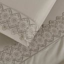 Ver imagem 2 de Jogo Cama Lençol Bouclê Solteiro Micro Percal 200 Fios C/ Laise Bordada 3 Peças - Bege Taupe