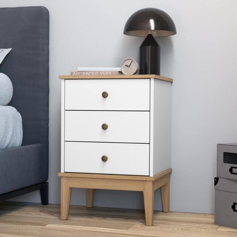 Mesa de Cabeceira 45cm com 3 Gavetas com Puxadores em Metal Cor:mel Branco