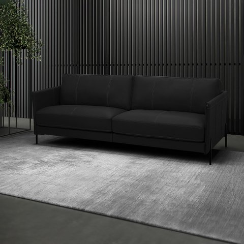 Sofá Decorativo Karine 4 Lugares Sala de Estar 270cm Pés em Aço Couro Preto G88 - Gran Belo