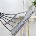 Ver imagem 4 de Rodo Retrátil Vassoura em aço inox e silicone