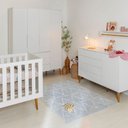Ver imagem 1 de Kit Quarto Infantil com Pés Retrô Mel - Cômoda Elfe 4 Gavetas e 1 Porta + Guarda-Roupa Elfe + Berço