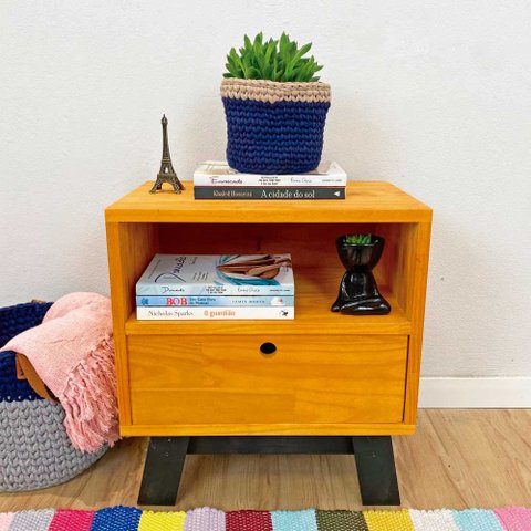 Mesa Lateral Woods Dual Prateleira e Gaveta Carvalho e Preto