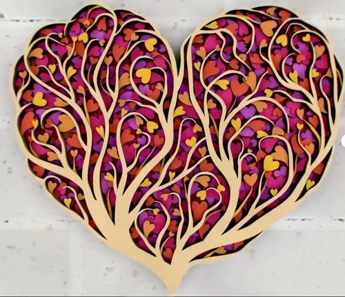 Painel em Camadas Árvore Corações coloridos MDF 29cm