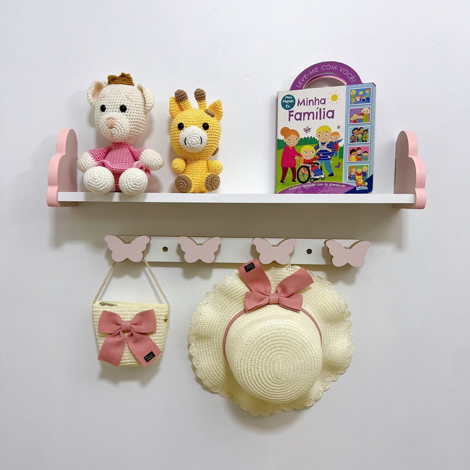 1 Prateleira Nuvem Rosa 60cm e 1 Cabideiro Formatos Infantil:borboleta