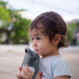 Copo Infantil com Canudo e Alças Antivazamento 240ml - 4