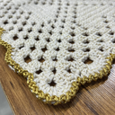 Ver imagem 3 de Jogo de 6 Sousplats de Crochê Retangulares Cor Cru com Detalhes em Dourado -